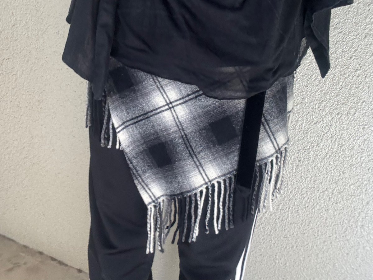 Number (n)ine 07awの巻きスカート。どの要素でも合わせやすいので非常