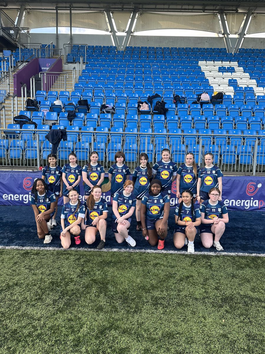 StpaulsgPE's tweet photo. Big well done to the 15 1st years who took part in South Dublin Rugby blitz this morning in Donnnybrook Stadium 🏉 The start of Rugby in St.Paul’s 🙌@stpaulsg @ExtraStPauls @StPaulsgActive @leinsterrugby https://t.co/Kbek3nEQPs