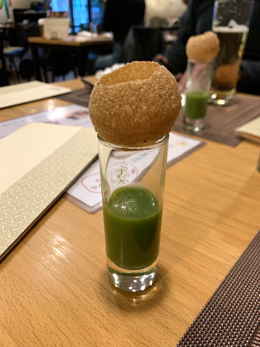 Octoberabbit's tweet image. 本日は神保町・マンダラでインドカレー飲み🍛