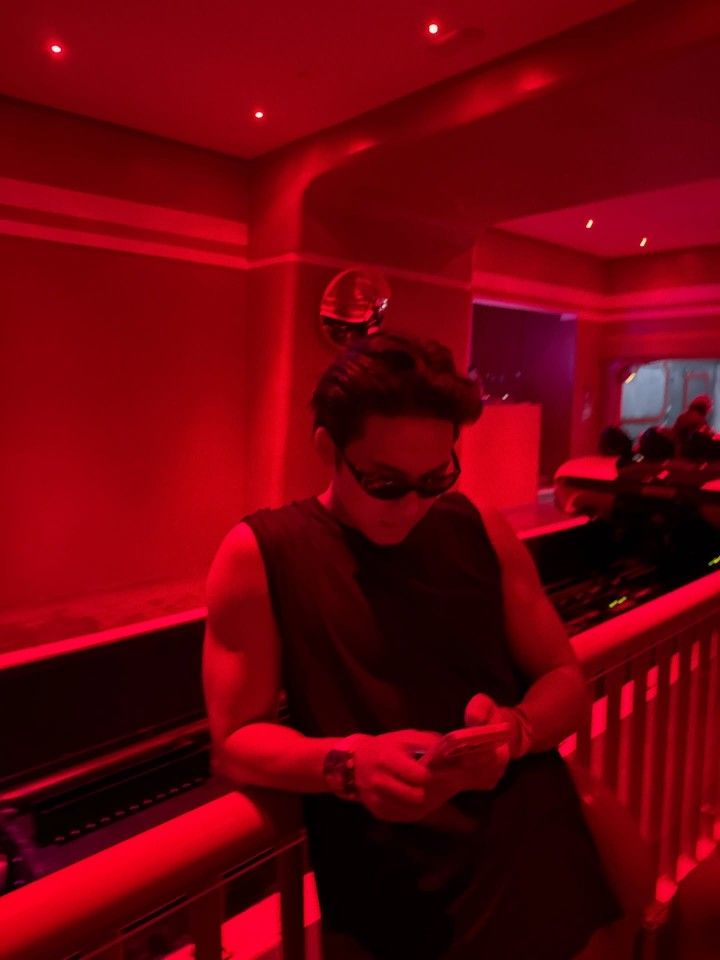 Zachary. (restarting) tweet media