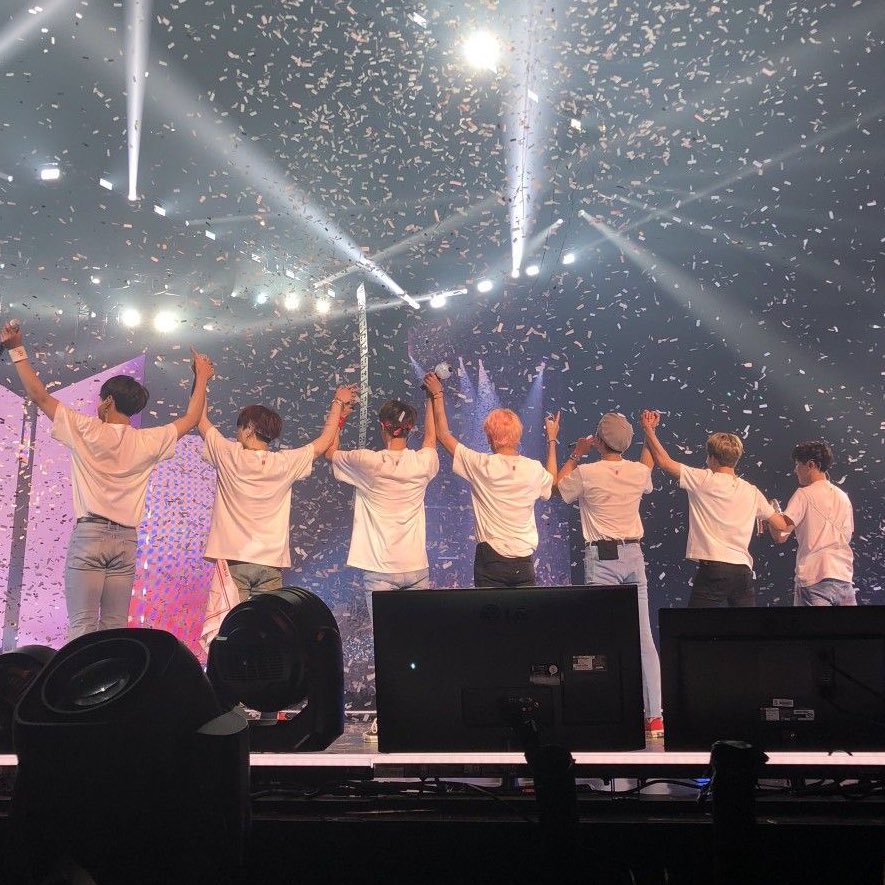 ARIRANG ALBÜM CEKİLİS

- bangtanımın dönüsüne özel aranızdan bi kisiye living vers albüm hediye etmek istiyorum
- sartları bu tweeti beğenip rt atmak ve 1 arkadasınızı etiketlemek beni de etiketleyebilirsiniz🥹
- son tarih 20.03.26
bol sanslarınız olsun🫴🏻💜