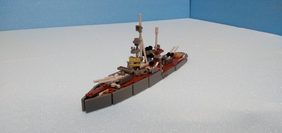 kanteratan68731's tweet image. 海防戦艦トンブリ完成しました！
#レゴ艦船 #トンブリ
