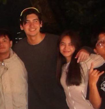 ashdresfiles's tweet image. soafer bakod lang ang 6’2 bf na yan &amp;gt;&amp;lt;