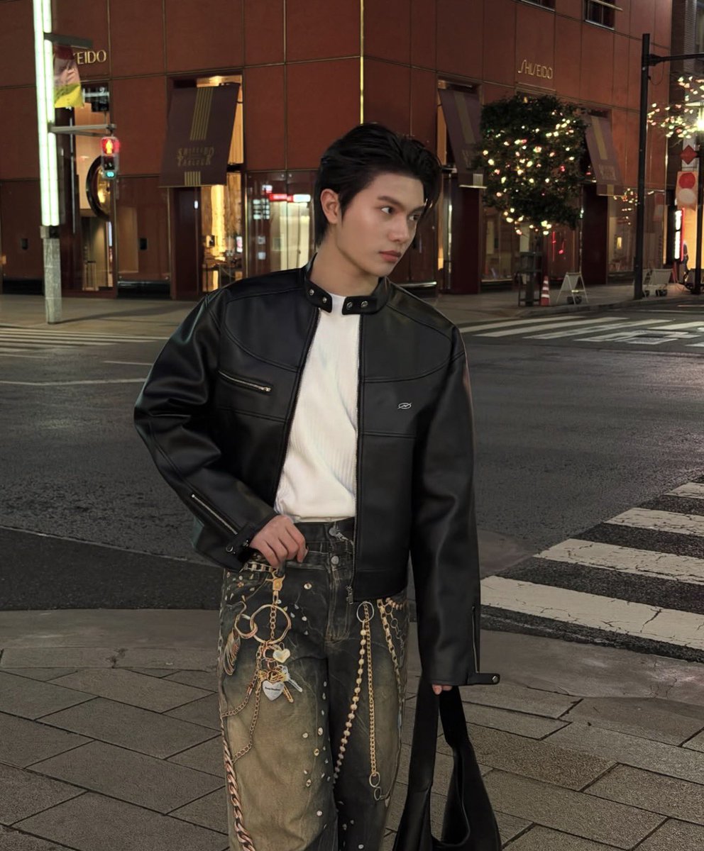 โอ้โหเสี้ยวเมกันที่ถูกต้องโครตหล่ออ่ะวิลเลี่ยมㅠㅠㅠㅠㅠㅠ

#williamjkp