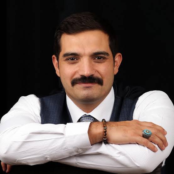 ☢️ Merhum Sinan Ateş’in isminin bir caddeye verildiği yalanı, sosyal medyada son hızla devam ediyor. CHP’den açıklama geldi. Bu haberi sosyal medyada gördüğümde, <a href="/mansuryavas06/">Mansur Yavaş</a> ‘da o yürek nerede? diye, içimden geçirmiştim. Asla inanmadım VE Bugün kokusu çıktı. Merhum Sinan