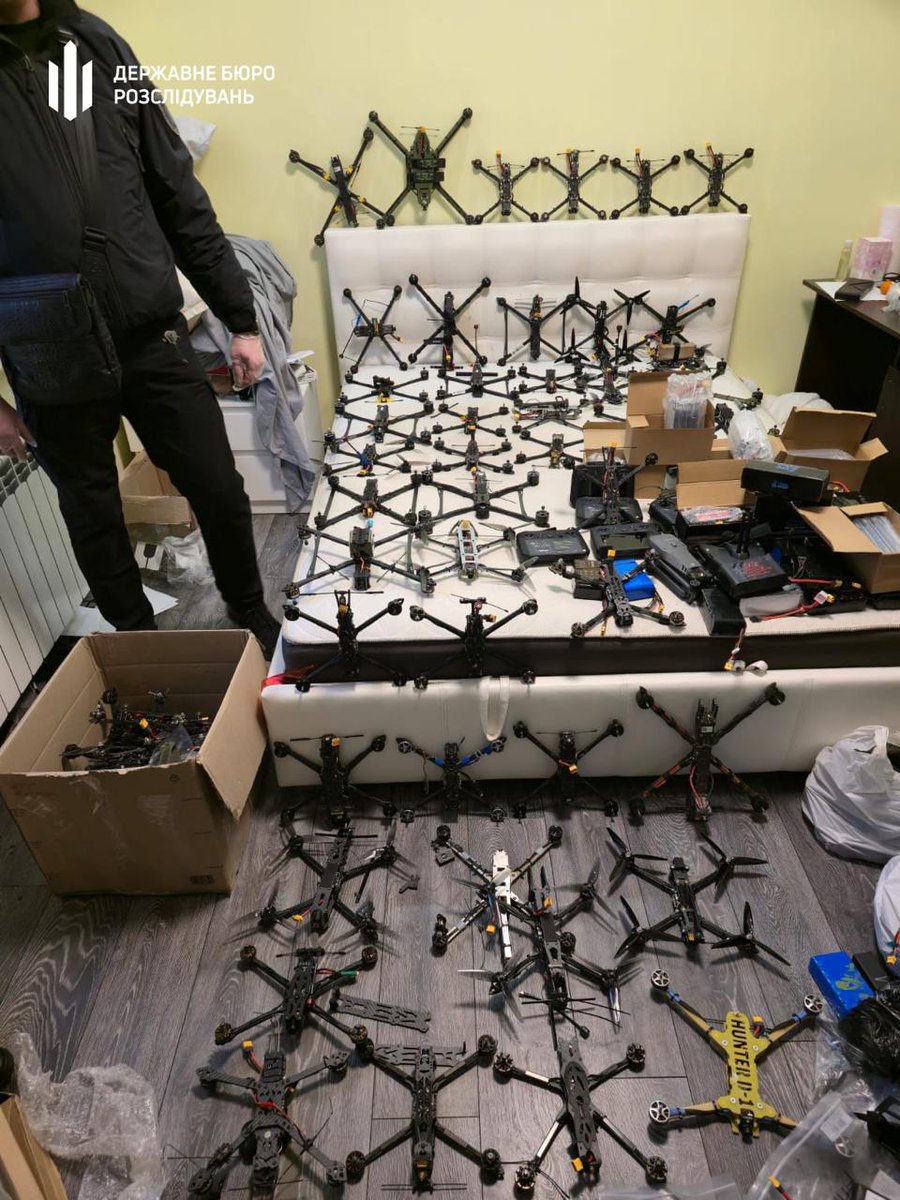 A Ukrainian commander tried to sell more than 500 drones with explosives on the black market. 

He already sold a portable anti-aircraft missile  and in January tried to sell two heavy machine guns  but was arrested.

At his home, they found another 549 drones, 277 batteries for