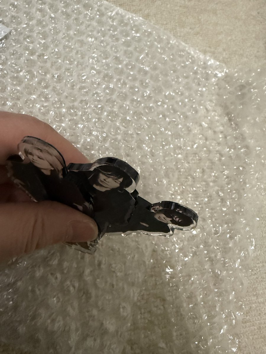 ニッパーとデザインナイフだけでもけっこう綺麗に切り取り出来た😆