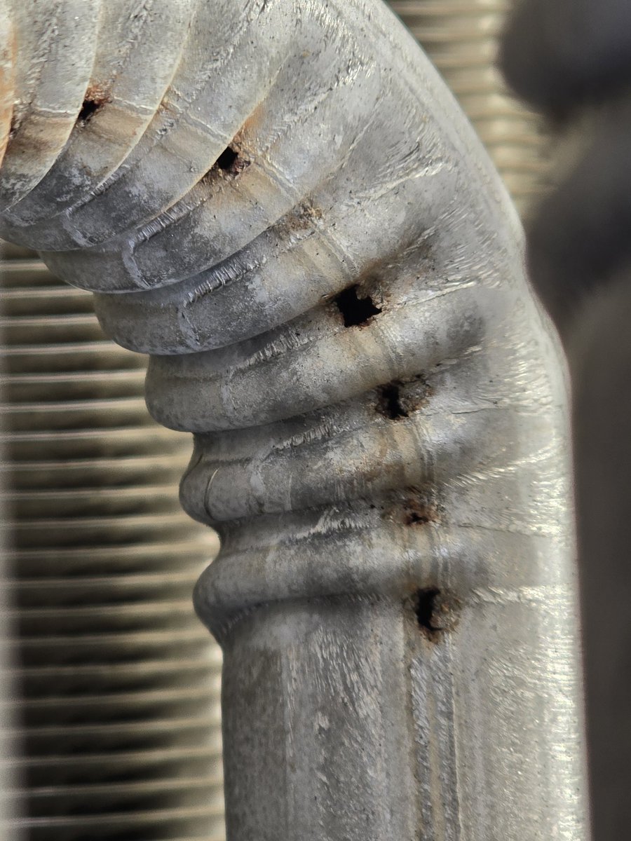 Really_Hamilton's tweet image. Holy cracked heat exchanger Batman. If you have a combustion appliance in your home PLEASE have low level Carbon Monoxide detectors.

Stay warm and stay safe people. 
@SauermannGroup 
Combustion analyzer for the win.
@Fieldpiece coulda been you.