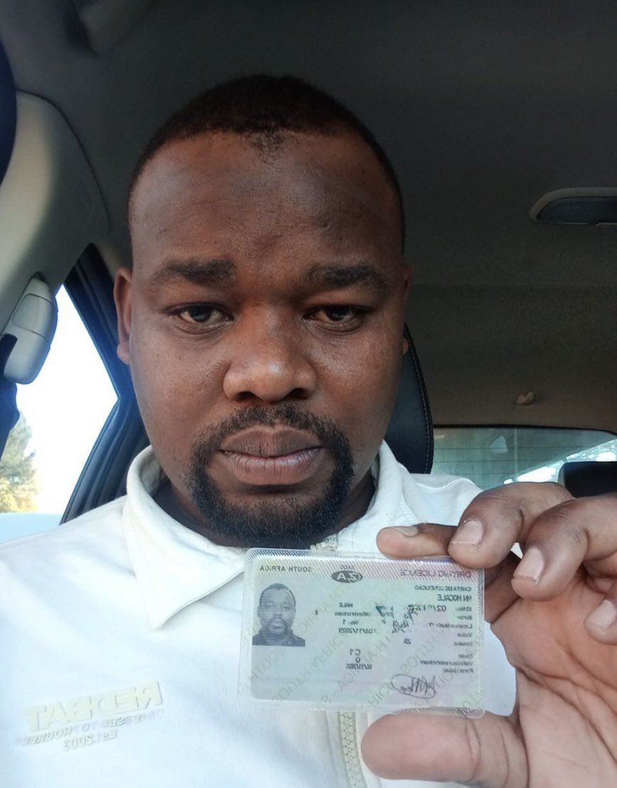 #Wanted

Nkosinathi Malik Mogale (31) is wanted by JHB police on charges of fraud. In one case, he rented a car and disappeared. The vehicle (valued at R1,5m) was taken out of South Africa.

Anyone with info, call <a href="/SAPoliceService/">SA Police Service 🇿🇦</a> on 08600 10111.