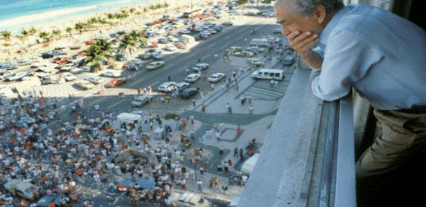 Pensando aqui: se Brizola tivesse ganhado a eleição de 89 e implementado o seu projeto de educação pública integral em nível nacional, tenho certeza de que hoje a nossa sociedade seria diferente.