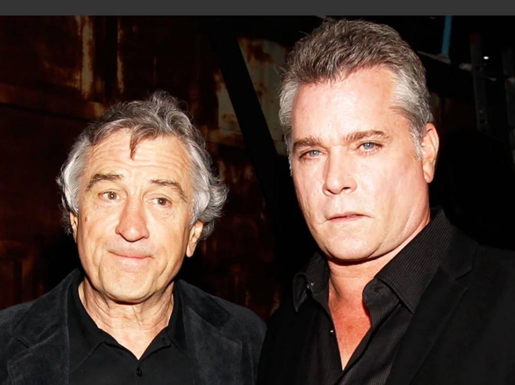 DD_Geopolitics's tweet image. 🇮🇹 "Iranian Family at the protests in 2026." - Italian Media