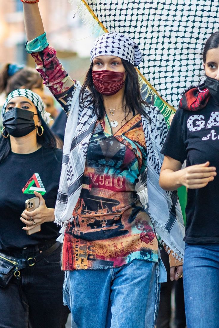 ca11mebiles's tweet image. my brother in christ, bella hadid is LITERALLY PALESTINIAN.