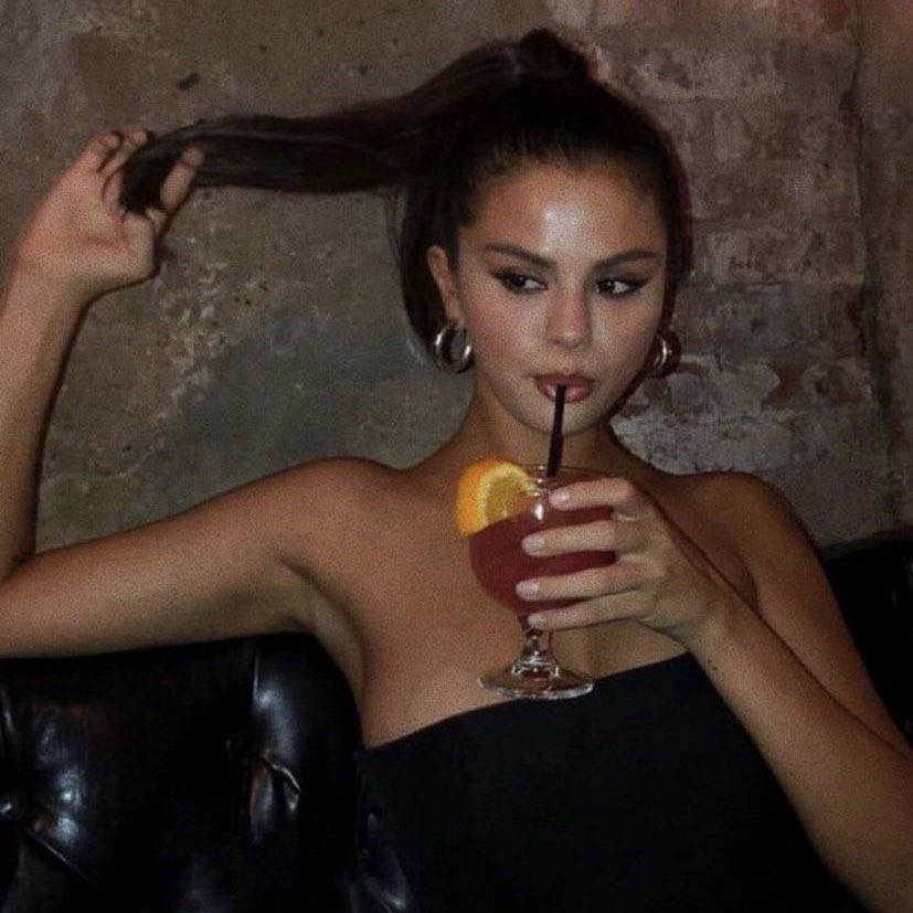 souvenirgomez1's tweet image. the most iconic photos of all time