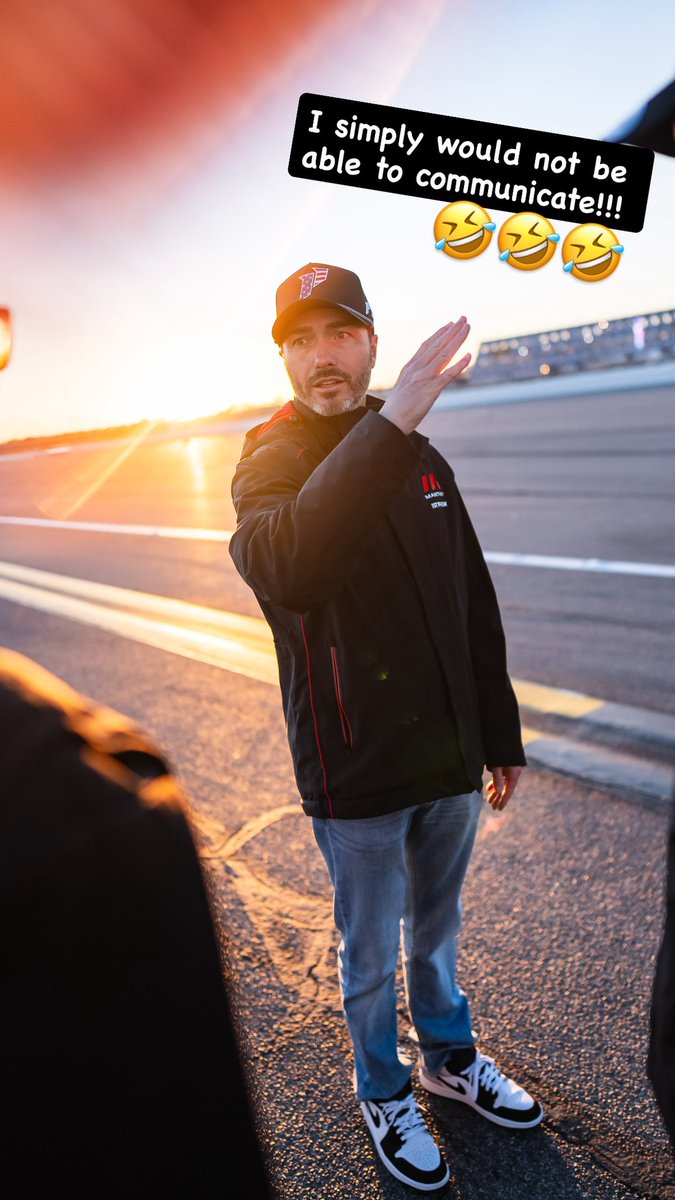 ryanhardwick's tweet image. Media day takeaway: I might rely on hand gestures a little too much …
Track walk at @DAYTONA  always a special feeling @PorscheRaces