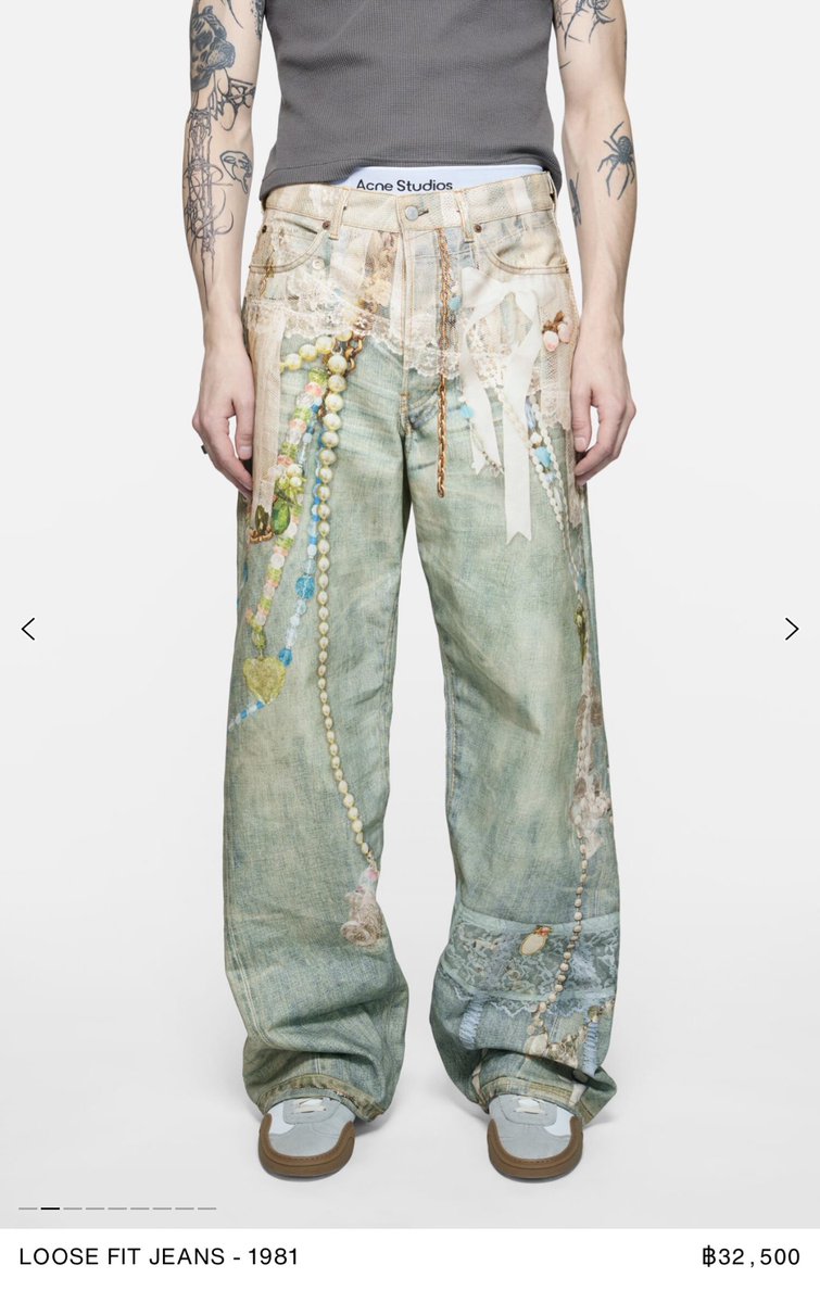 เฉยๆ 2/10 กางเกงคู่รักตัวละสามหมื่นกว่าบาท 💴👖

#WilliamEst #วิลเลี่ยมเอส