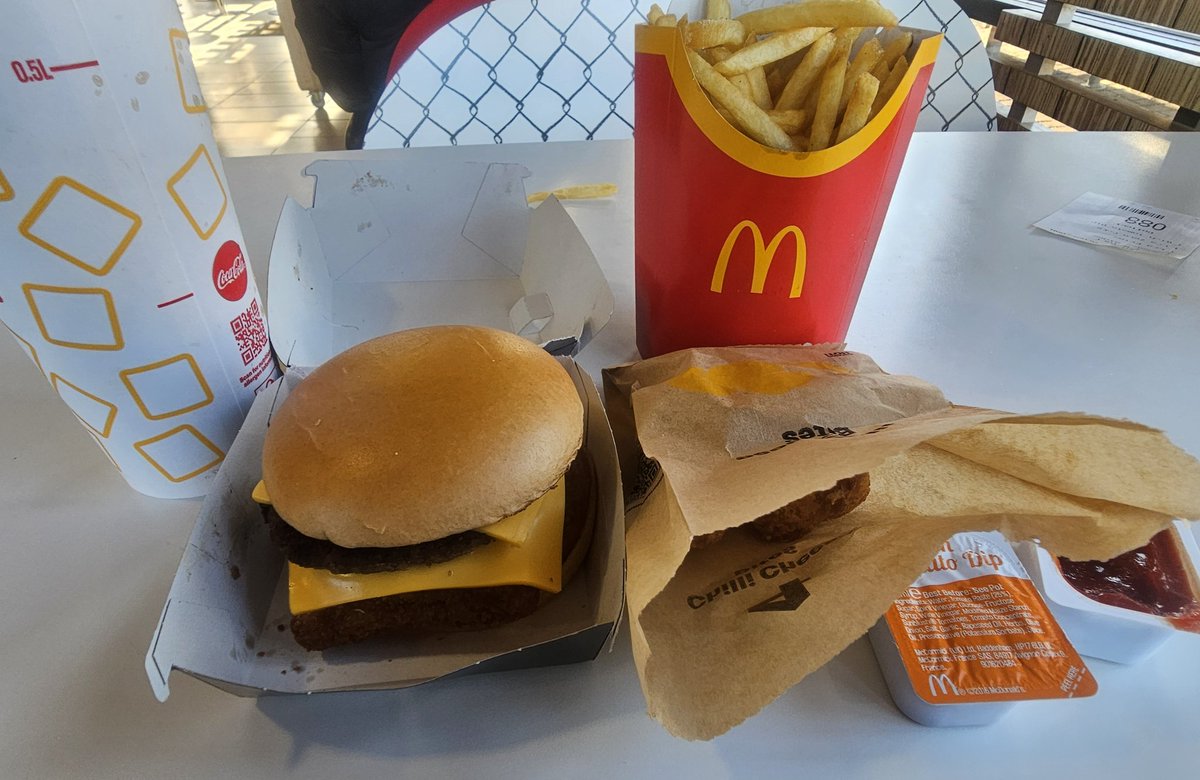 Maccies again olé olé

Surf n turf burger meal with chilli cheese bites!