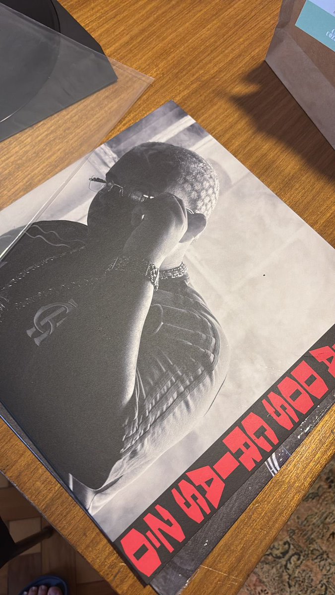 djramonsucesso's tweet photo. HOJE É UMA SEXTA DOS CRIAS DIFERENTE, DEPOIS DE 3 ANOS CHEGOU O GRANDE DIA DO MEU SEGUNDO DISCO DE VINIL NA EUROPA 😭❤️
@pitchfork ansioso pra saber a nota já 🤣 https://t.co/QB40PLHNUs
