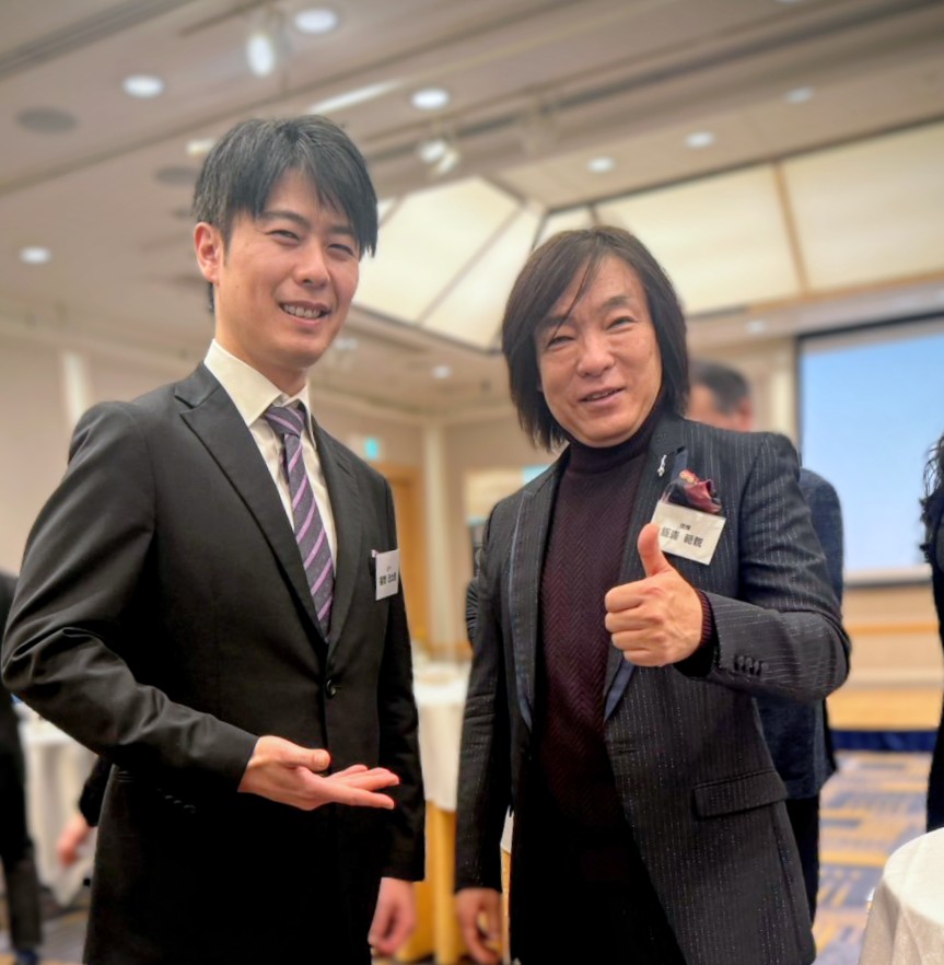 昨日はジャパン・アーツの新年会で、色々な方と再会でき嬉しかったです。

飯森範親さんとは、2/7(土)ザ・シンフォニーホールで日本センチュリー交響楽団の皆様と、念願のラフマニノフの第4番でご一緒します！
symphonyhall.jp/event/20241288…