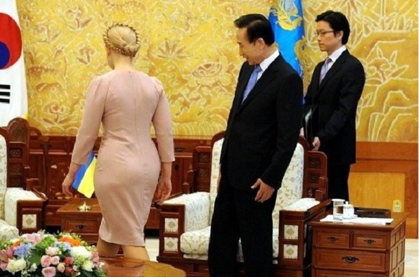 티모센코 전 우크라이나 총리가 부정부패 혐의로 조사 중.