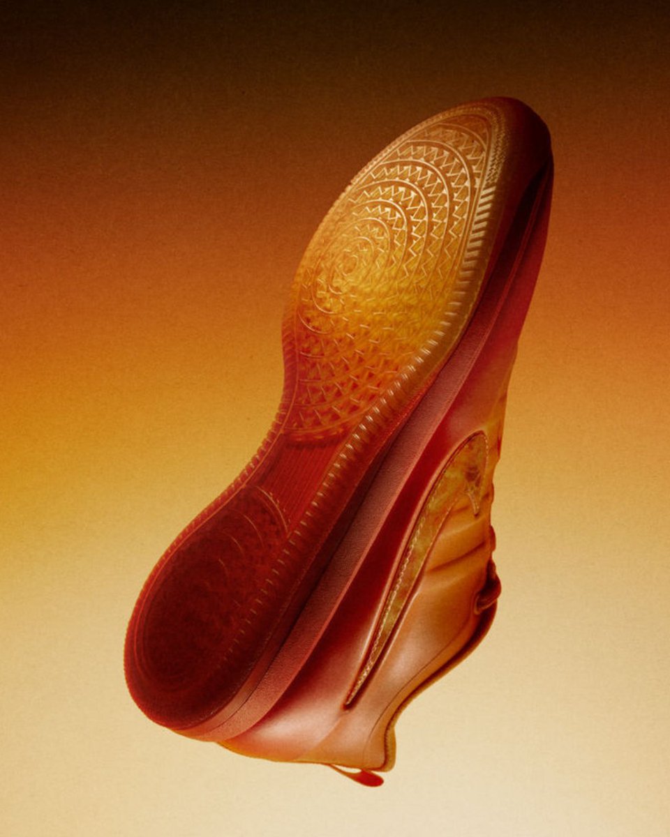 footlocker's tweet image. Fiery in appearance, but designed for cold-blooded control. 🔥 

The Book 2 "Phoenix" reignites Book’s lifelong mission of keeping his game deadlier than ever. Orange hues melt across the colorway, while a Phoenix graphic underfoot weaves the myth of the Phoenix’s rising.…