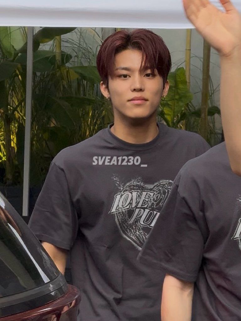 jjeongowi's tweet image. 정우이날그냥오빠미넘치는미남인데?