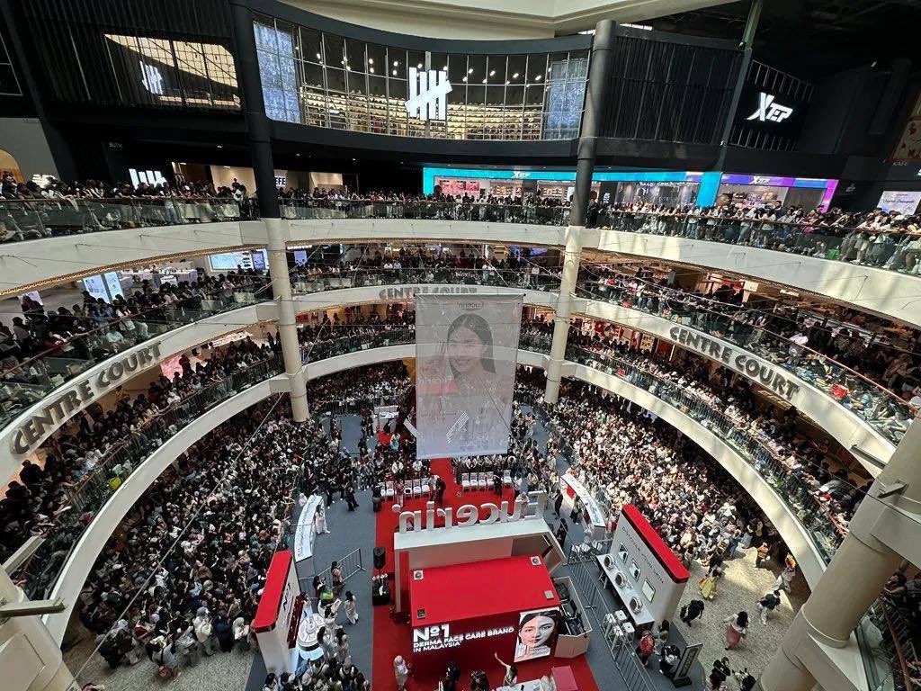 linglingsirilak's tweet image. งานแรกของปี2026 🥰 
Thank you so much  😊🫶🏻
 #LinglingXEucerinInMalaysia