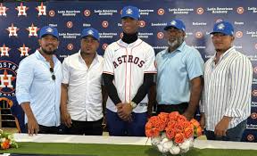 No es casualidad que muchos de estos talentos provengan de orígenes humildes. No porque la pobreza sea una virtud, sino porque cuando el talento se cruza con la necesidad real, el margen de error desaparece. Saben que tienen talento, pero comprenden algo aún mayor: para ellos,