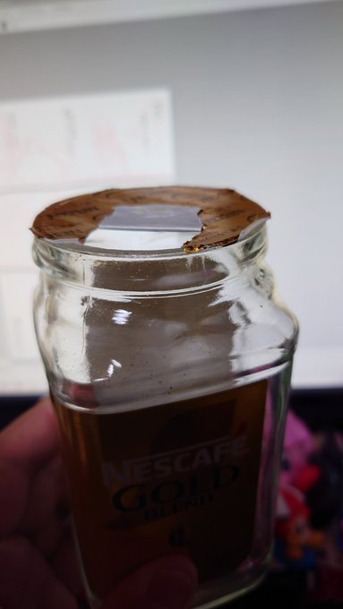 親がそうしてたからこうしてるんだけどコーヒーに瓶のこれって全部剥がすものなの? 