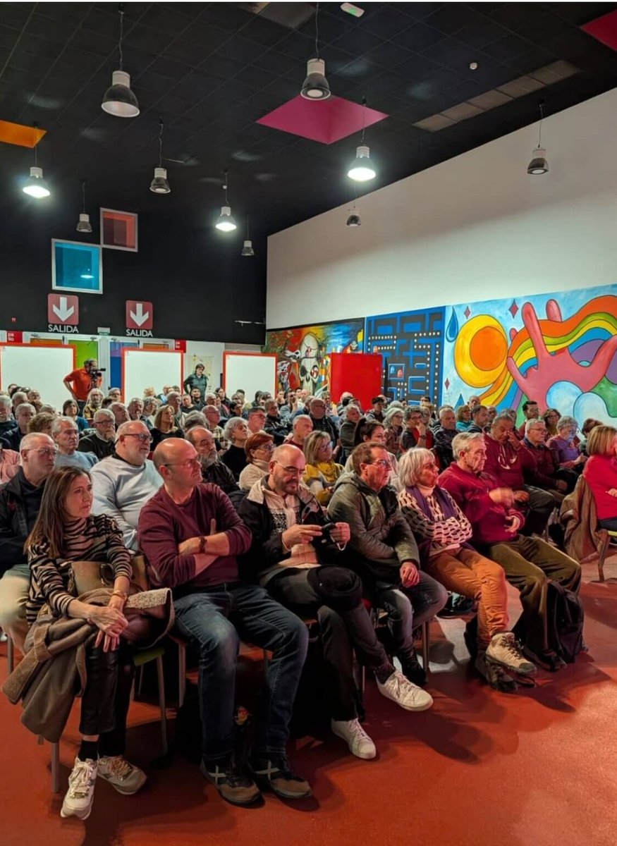 Fue un lujo participar en el debate organizado por la "Plataforma Villena por la Paz" sobre "Amenazas bélicas ¿Qué hacemos ante el rearme?"
Hubo mucho sentido común y ética ciudadana.
Aprendimos juntos: necesitamos invertir en Educación por la paz.
elperiodicodevillena.com/gran-afluencia…