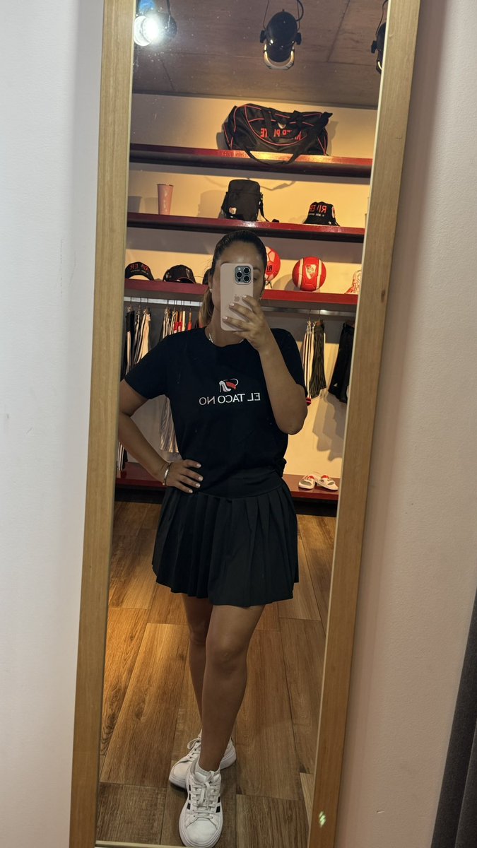 Hola Millos!
Que tengan un gran viernes🤍❤️🤍