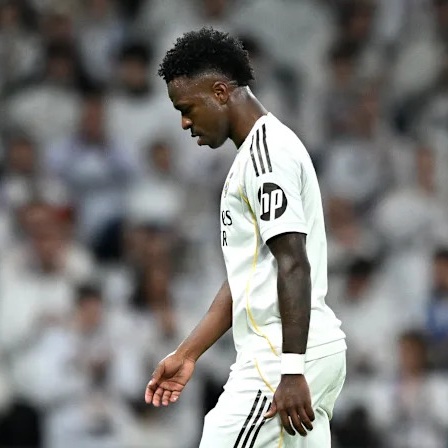 🗣️ Samuel Umtiti: “I think Vini Jr. needs to feel supported, because we say Vini is this, Vini is that, but he needs that support around him to feel a bit better.

We can’t put all attention on him because if we watch the match, no one made an impact offensively.

Vini Jr., at