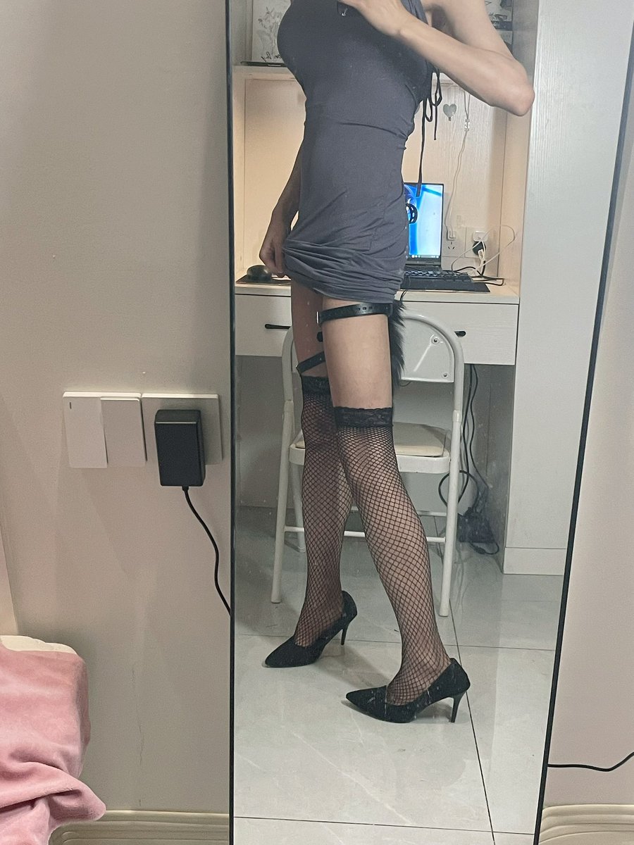 mochen235's tweet photo. 嗯？妈妈的裙子下面是什么？

#男娘 #伪娘 #可爱的男孩子 https://t.co/Do9aV3bjYz