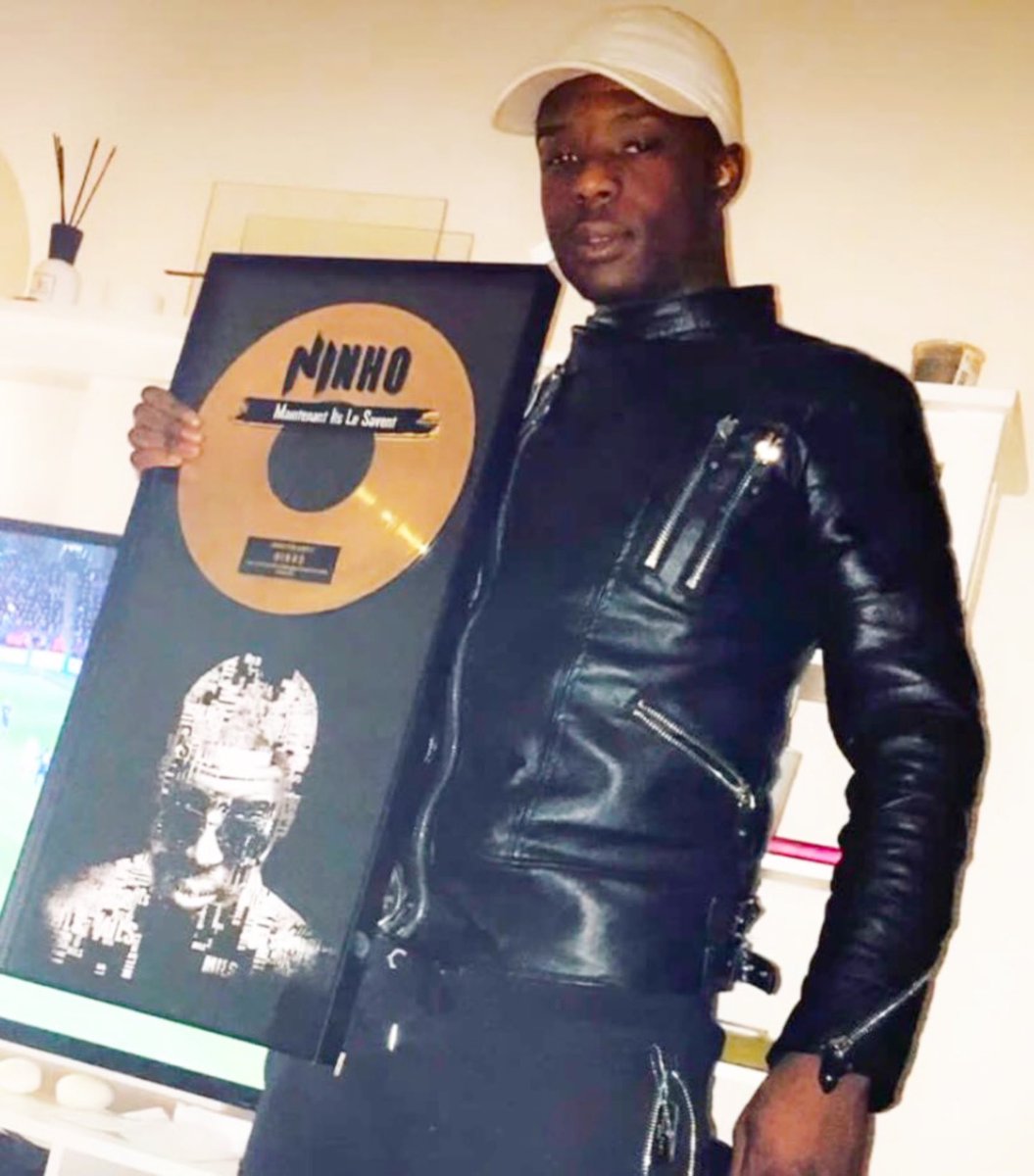 rvpfr__'s tweet image. 🚨La mixtape « MILS 4 » de NINHO est déjà certifié DISQUE D’OR ! (+ 50 000 ventes) 📀🇫🇷

Avec 52 178 ventes en seulement 7 JOURS, c’est le MEILLEUR démarrage de L’ANNÉE 🥇

10 ans après son 1er disque d’or avec MILS 🤩