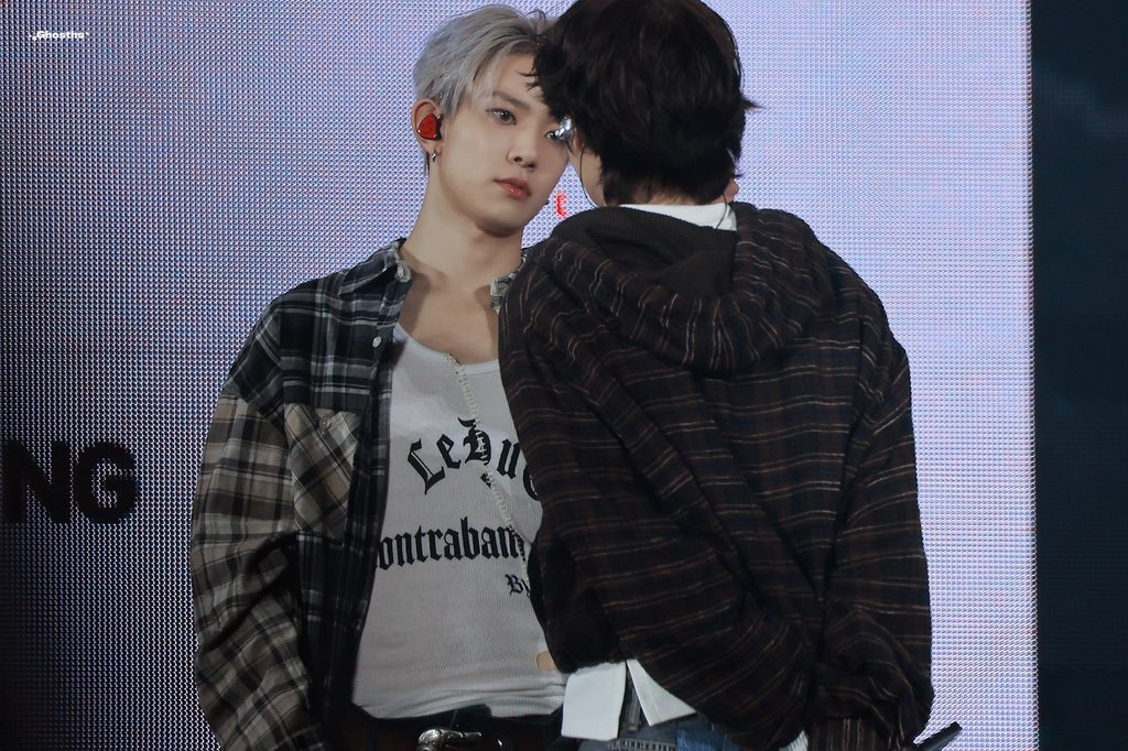 Ghosths1015_'s tweet image. 260116 sc

뭐 보고 있니? ㅎㅎ

 #희승 #HEESEUNG #이희승
#ヒスン #ENHYPEN 
#심재윤 #ジェイク #제이크