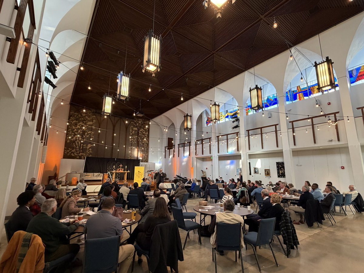CafeconTampa's tweet photo. Thank you to everyone who braved the cold to hear John Dinkelman https://t.co/aBrPhNtYW5