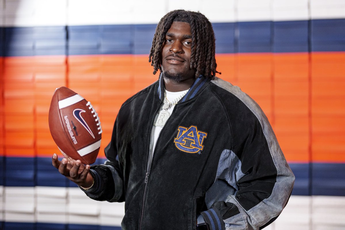 FleezyT12's tweet image. Really enjoyed my visit with Auburn thanks to the whole staff #WDE 🦅 #notcomitted