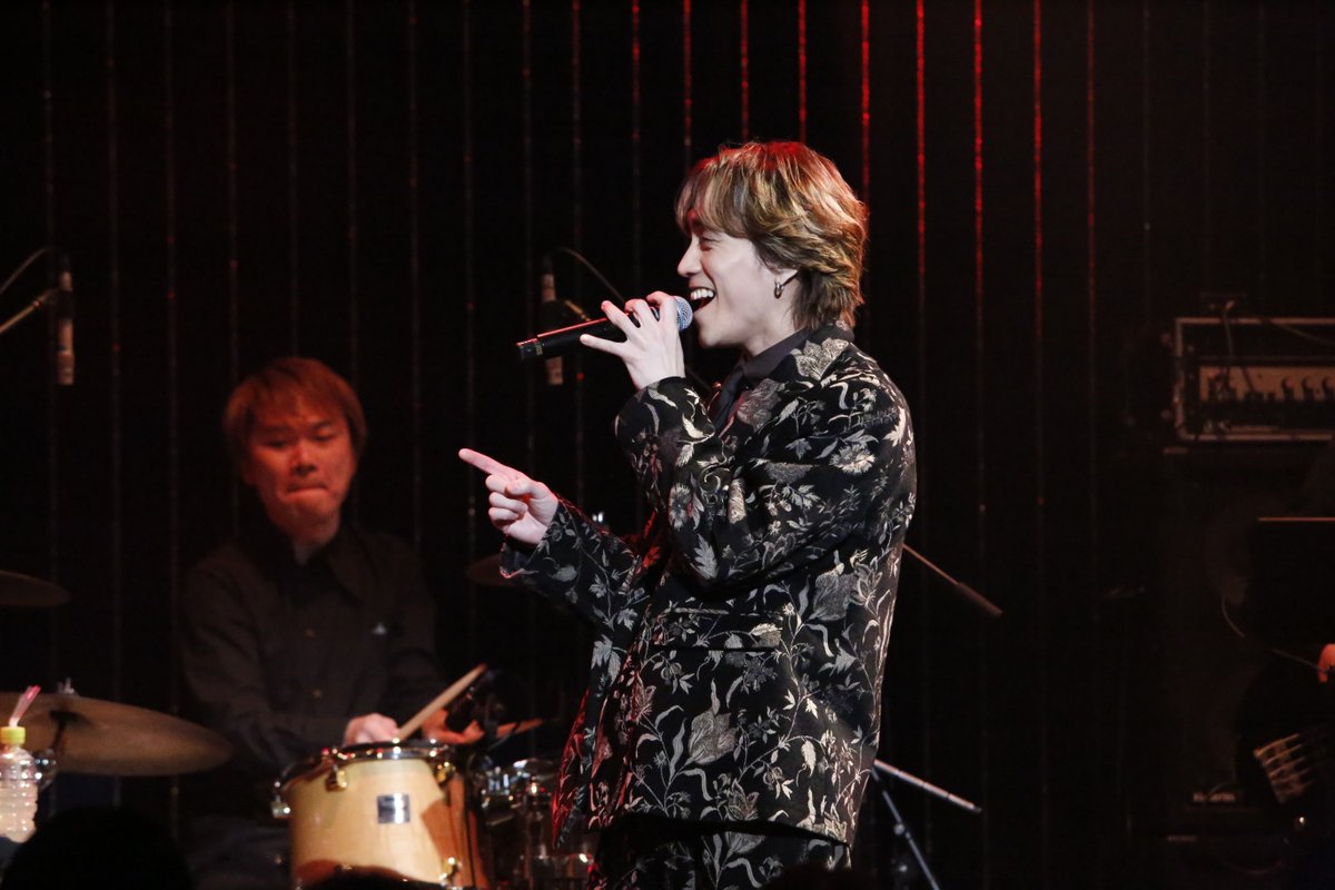 billboardlive_o's tweet photo. 【Live Photo📸】

1/11(日)
平間壮一 Billboard Live 2026

ミュージカル界で唯一無二の存在感を放ち続ける平間壮一が初登場！珠玉の選曲で紡がれる特別なステージで、クラブならではの距離感とあたたかい雰囲気に包まれながら多幸感たっぷりのひとときを届けてくれました😌💐

貴重なソロステージは、
明日1/18(Sun) @billboardlive_y へ続きます！
どうぞお見逃しなく✨

#平間壮一 @So1_Staff
#billboardliveosaka 

Photo📷 Kenju Uyama

ビルボードライブ大阪のInstagramにはアザーカットも公開中👀
▼Billboard Live OSAKA Instagram
https://t.co/cbhefFXcnR