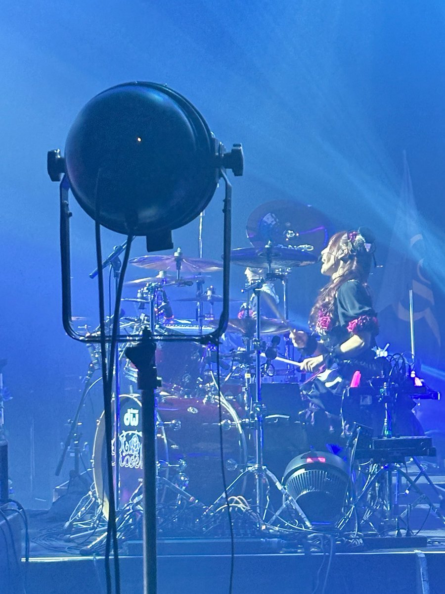 #Roselia ASIA TOUR
#Neuweltfahrt_大阪追加公演DAY1
ありがとうございました！

大阪の皆さんの声援のおかげで無事楽しく最後までやり切れました！
明日はDAY2！全力でのぞみます！！

#バンドリ