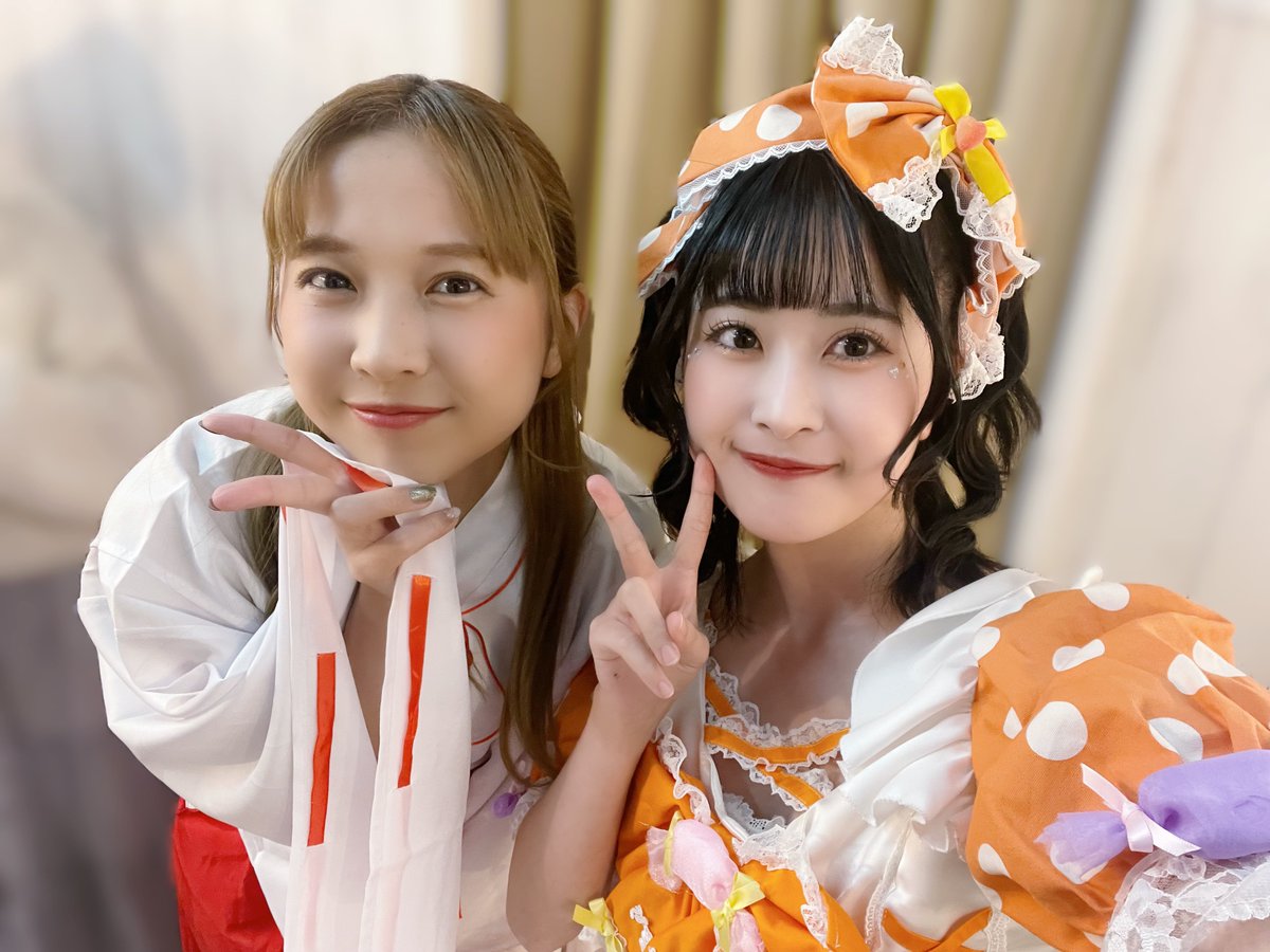 idolist_ami's tweet photo. #cheerfor Vol.3 ありがとうございました✨️
みんなの応援のお陰で目標動員達成したよ、ありがとう❣️
そして、久々のライブ緊張したけど楽しかったー😆
椅子取りゲームは優勝してプレゼントゲット✊
沢山お話来てくれて嬉しかったし、初めましての方もありがとう!
各演者さんとお写真撮ったよ⬇️ https://t.co/05Sn7CQOoS
