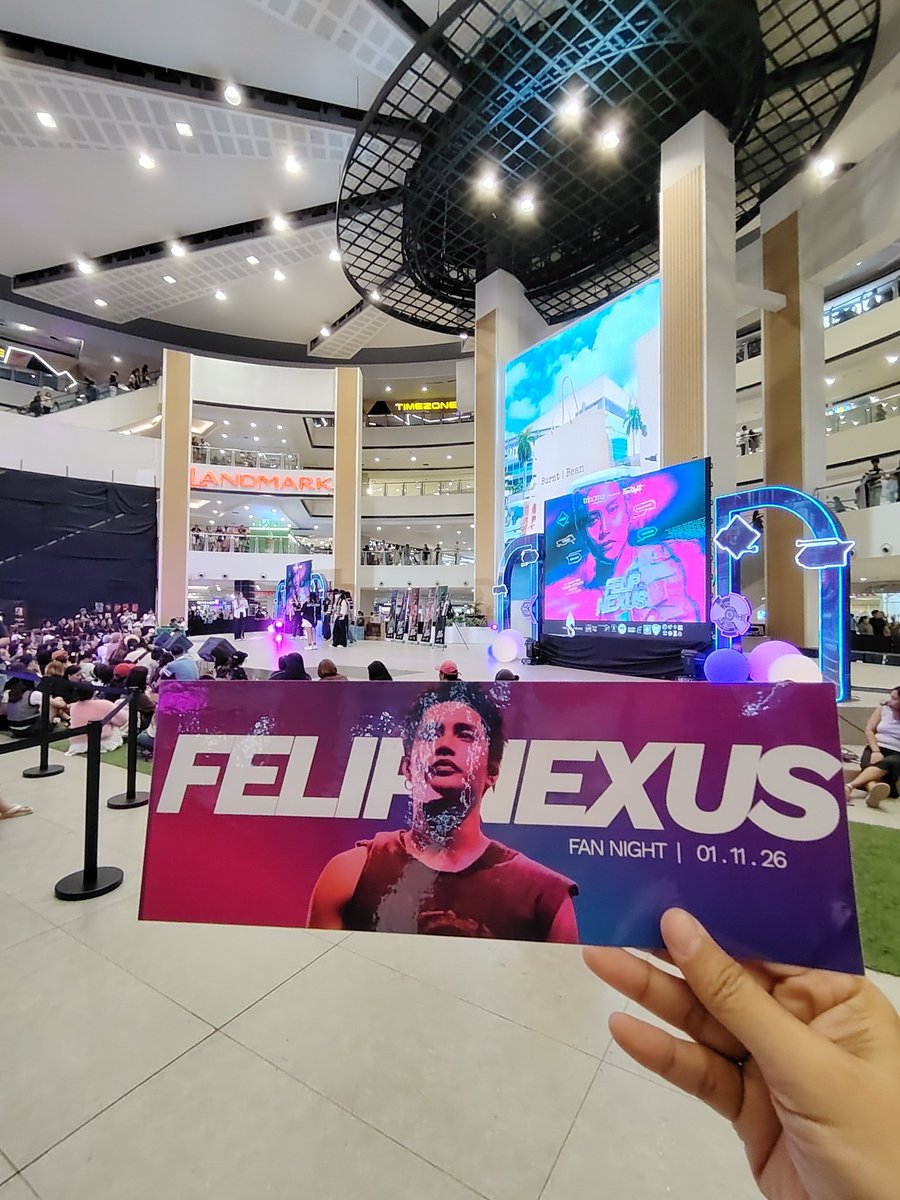 itsmejollyjoe's tweet image. Solo fangirling brought me here from  FelipCity  Araneta to FelipNexus Trinoma where will be the next stop for Felip's 30th bday? Yeah I'm not pressuring @team_superiors I'm just asking. 😂✌️These were all done for the love&amp;amp;support to @felipsuperior
#FELIPNexus
#FELIP