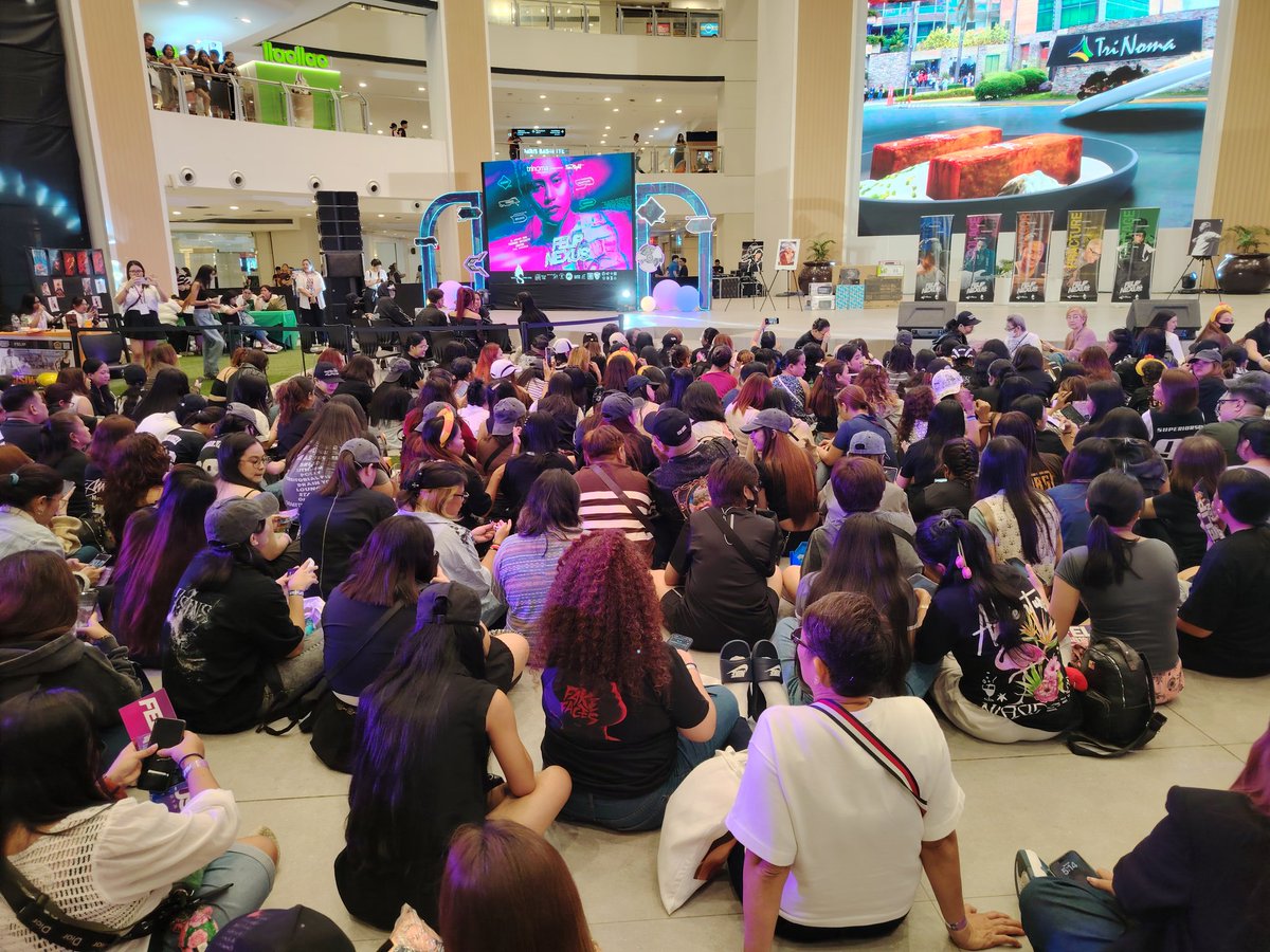 itsmejollyjoe's tweet image. Solo fangirling brought me here from  FelipCity  Araneta to FelipNexus Trinoma where will be the next stop for Felip's 30th bday? Yeah I'm not pressuring @team_superiors I'm just asking. 😂✌️These were all done for the love&amp;amp;support to @felipsuperior
#FELIPNexus
#FELIP