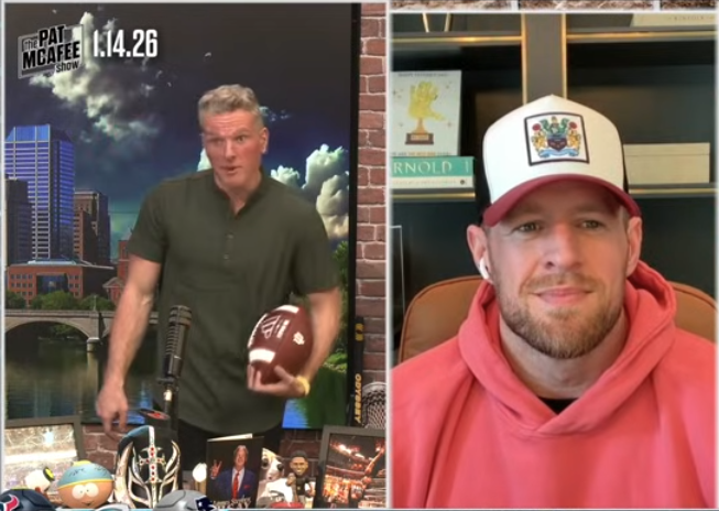 BigGameUSA's tweet photo. Football guy + authentic CFP @IndianaFootball  = zero chance it just sits there. @PatMcAfeeShow 🤝 football instincts. https://t.co/kwU2w2Lrfo