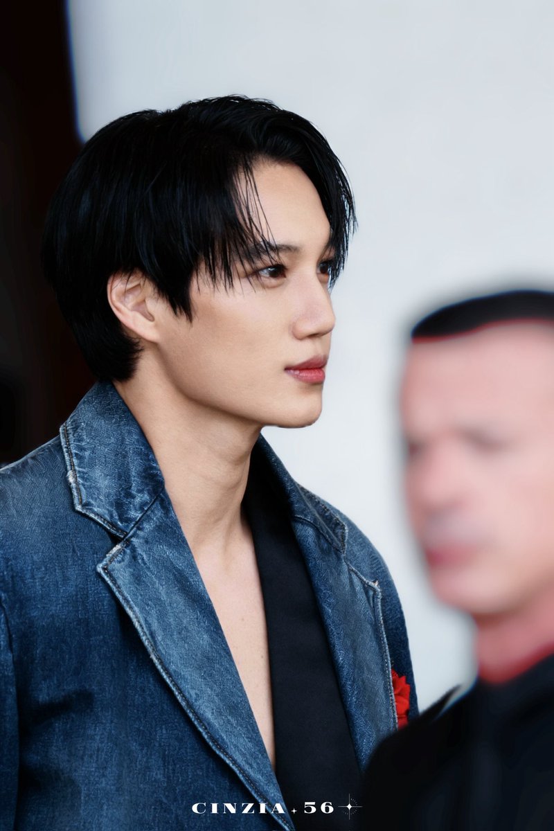 yangwwl_'s tweet photo. 250623
PRADA The Spring Summer 2026 Menswear Show _ Milan
#KAI #카이 #종인 #엑소카이 #KAIxPrada #KAIxPradaSS26 https://t.co/Knqmd1e9K3
