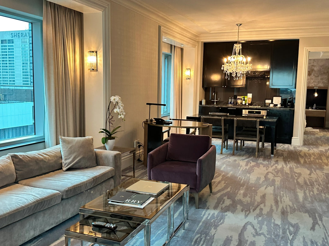 teysk73713766's tweet image. - The best view in Canada, right outside my window. 🇨🇦🪟 #CanadianMorning #TorontoPride #Home