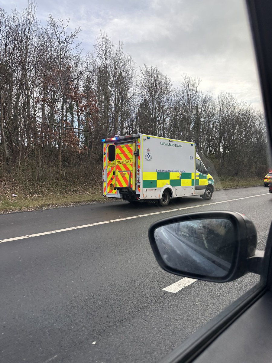 Singingbutcher1's tweet photo. Hey guys you said there are no apparent incidents on the Edinburgh Bypass causing the delays !  I’ve just passed this breakdown and accident ..!!  @trafficscotland https://t.co/rhcfwmTPl7
