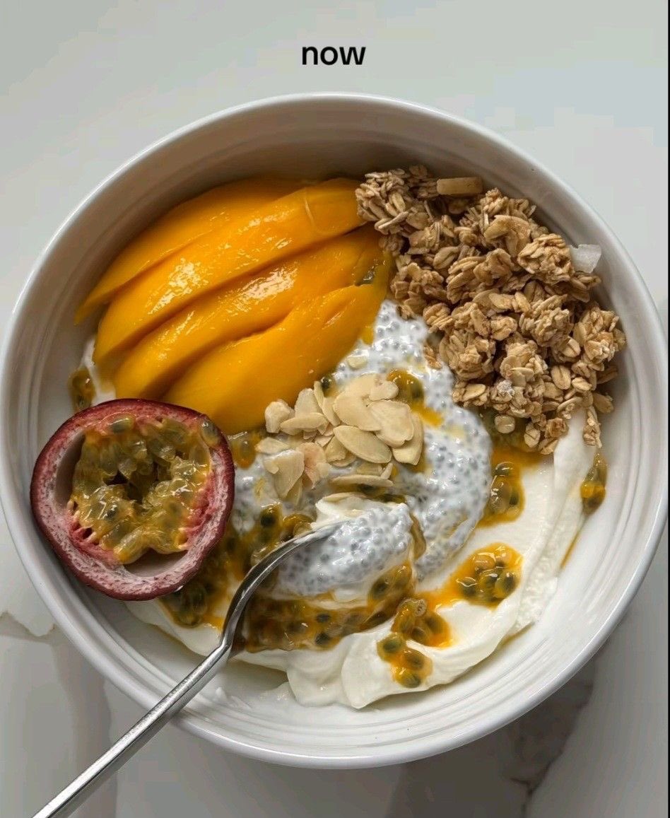 ohnosheknows's tweet image. yogurt bowls are so pretty