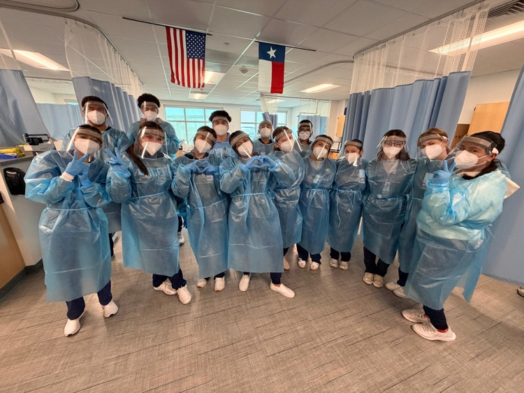 MaryCarrollHigh's tweet photo. Learning looks better when you’re having fun doing it 😷🧤

Our Medical Assistant students practiced PPE donning and doffing today—building real healthcare skills that matter in the real world.

#CarrollCTE #CarrollMedical #HandsOnLearning #TPND🐅 https://t.co/qDtBBak9kv