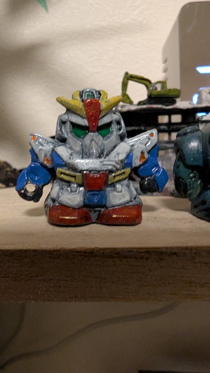 ガン消しフルアーマーZガンダム塗装しました。色はこんな感じかな？と思いながら適当に塗ってみました😄