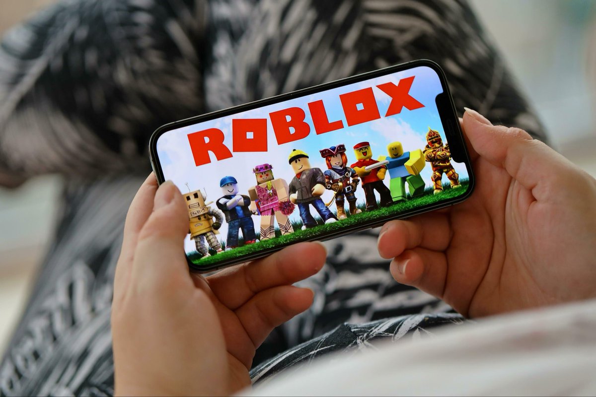 Roblox Notifier (Parody)🔔 tweet media