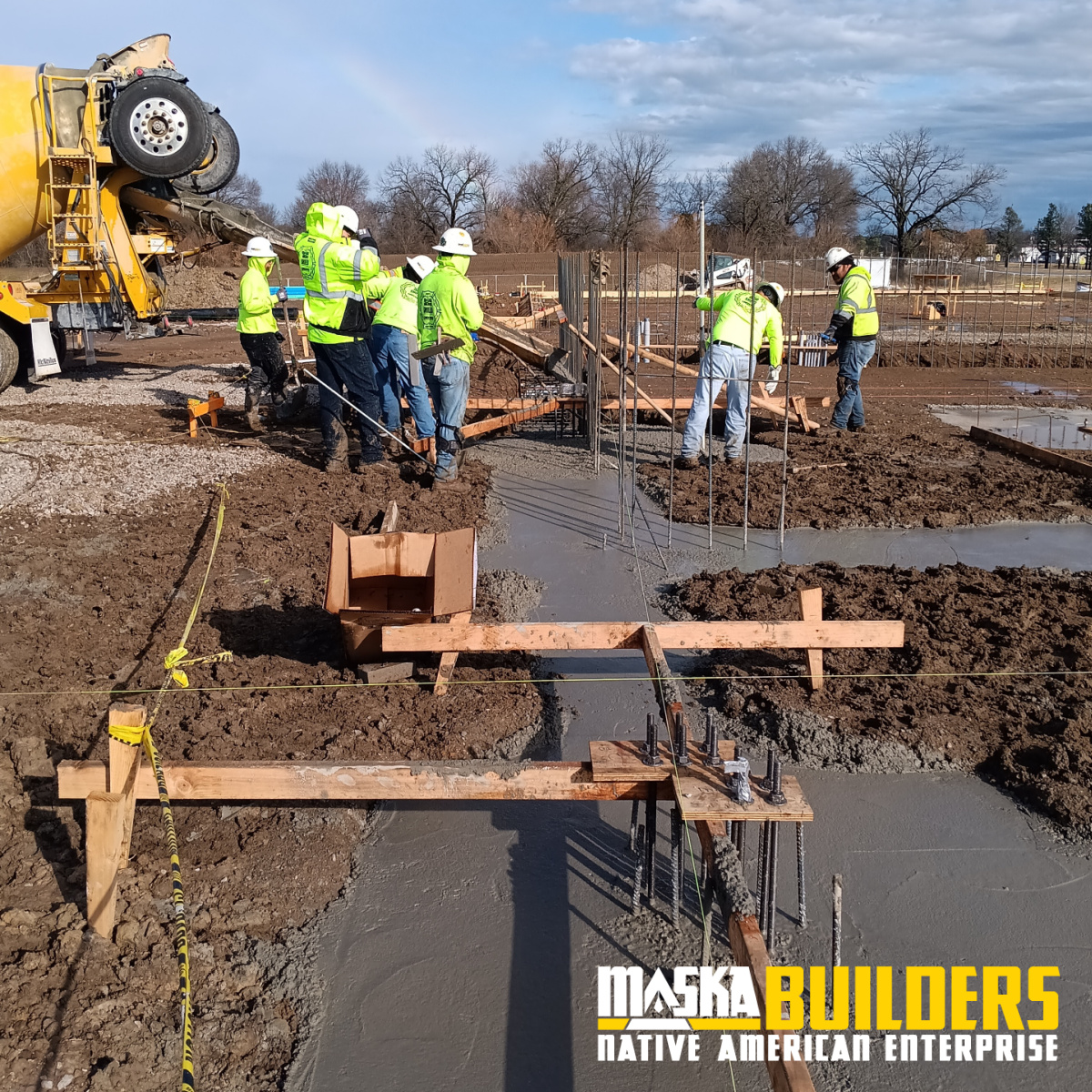 Project Update Muscogee Nation Visitors Center 🏗️
Concrete is flowing as foundations take shape on site. Crews are setting forms and rebar while placing and finishing fresh concrete with precision and teamwork. Great leadership by Superintendent James Thompson 💪